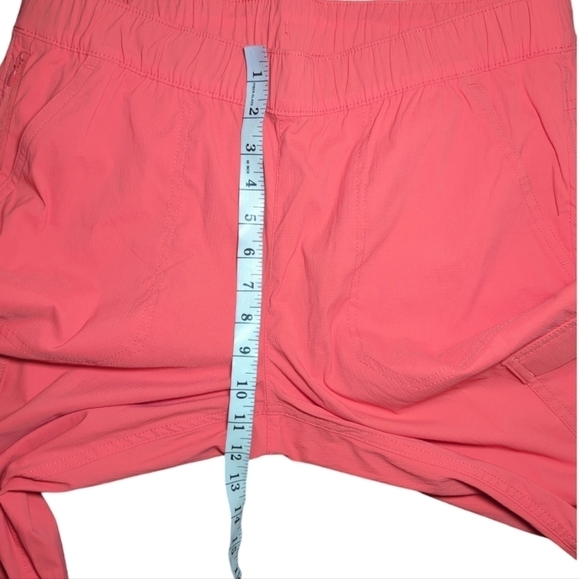 NWT Eddie Bauer Women's Guide Ripstop Cargo Ankle Pant Size 10 - Picture 2 of 7